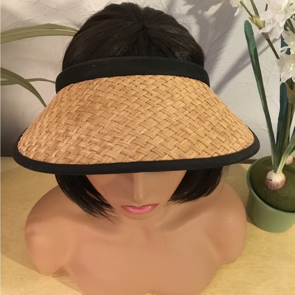 COLLECTION OF SUN HATS - Picture 8 of 9